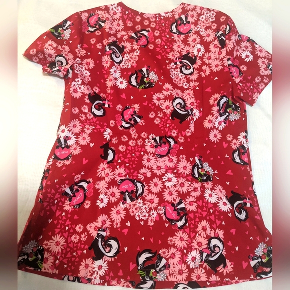 Koi Basics Stink n Cute Skunk Floral Scrub Top - Picture 3 of 7